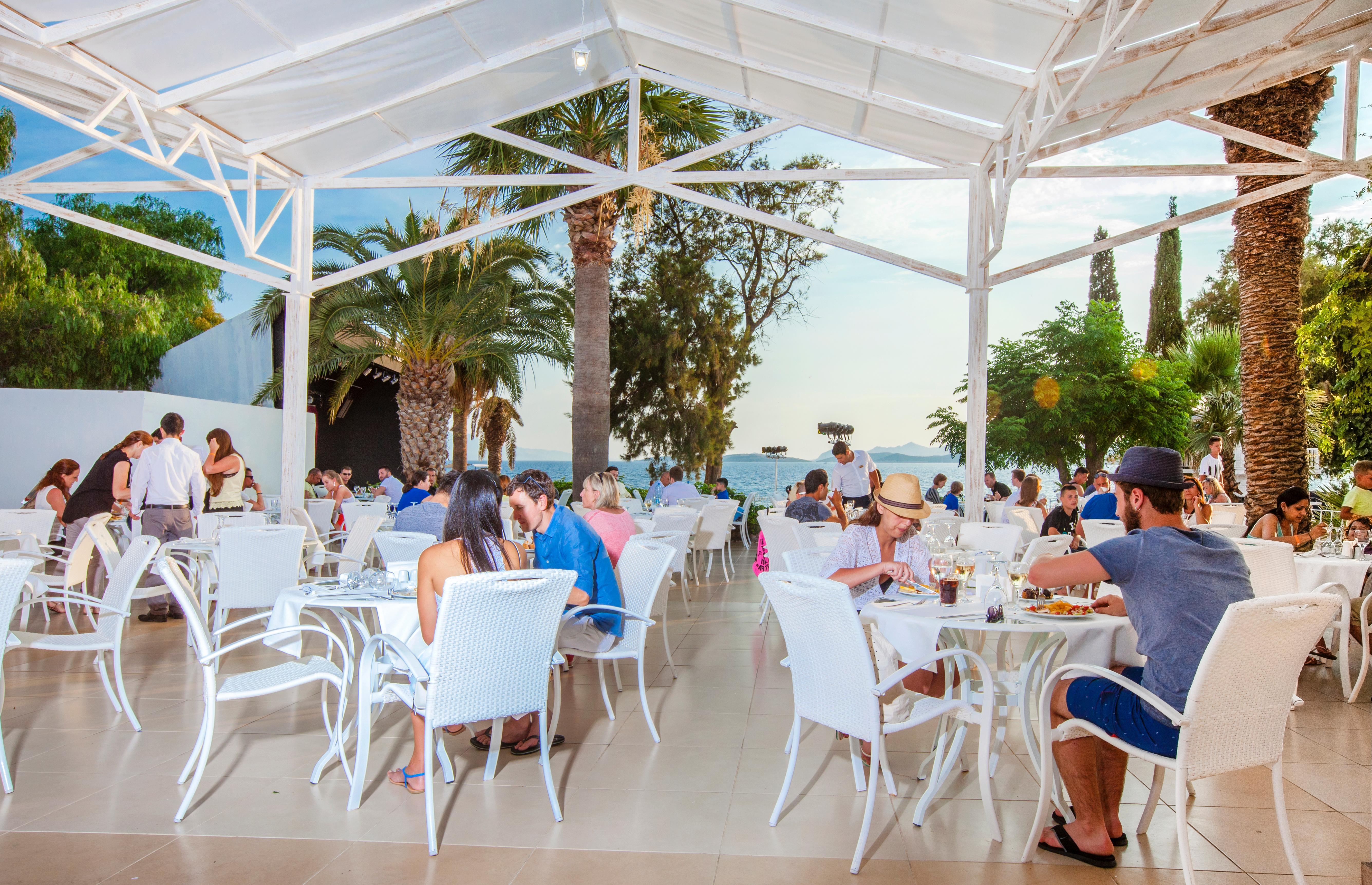 博德鲁姆拉布蓝达tmt度假村 外观 照片 Restaurant in the resort