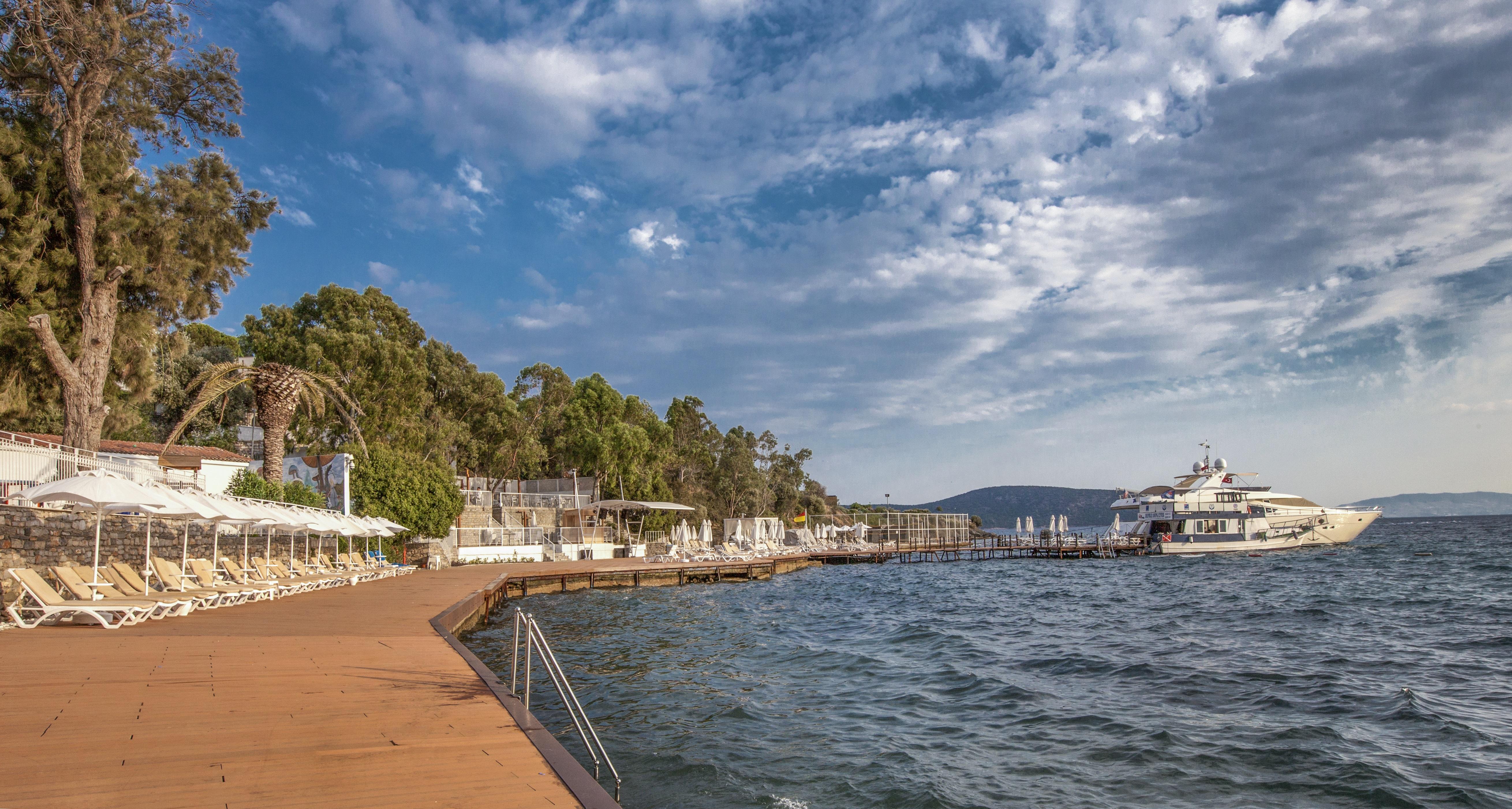 博德鲁姆拉布蓝达tmt度假村 外观 照片 View of the port of Glyfáda