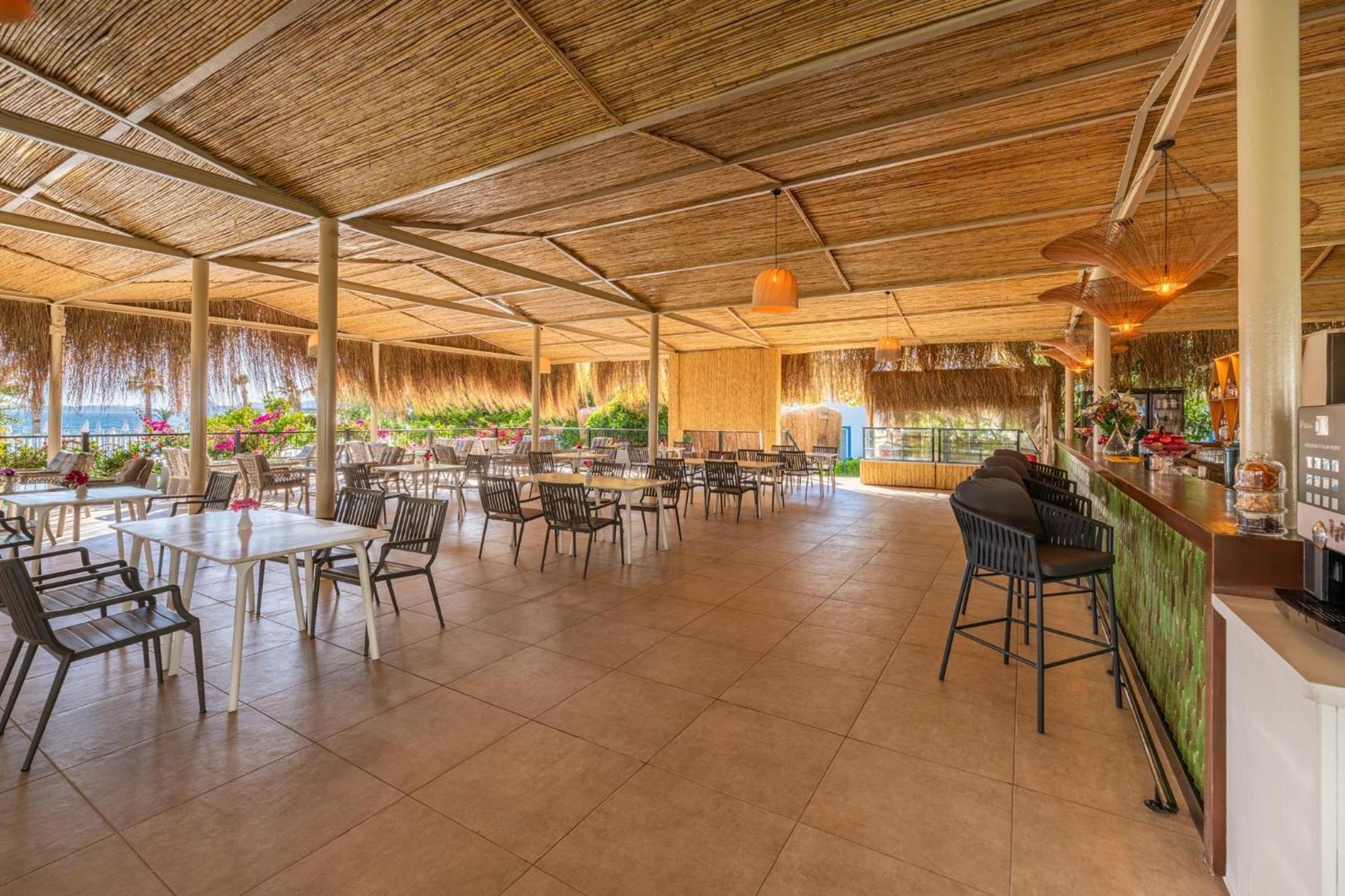 博德鲁姆拉布蓝达tmt度假村 外观 照片 Restaurant at the resort